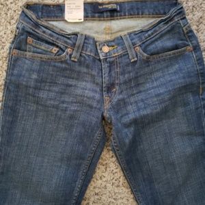 Woman Levis 524's New
